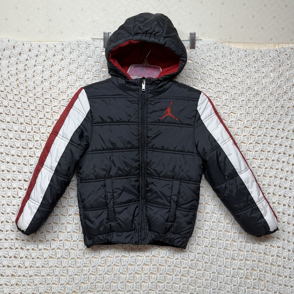 Jordan Boys Puffer Jacket S 8-10 YRS Black Red White Hooded Jumpman